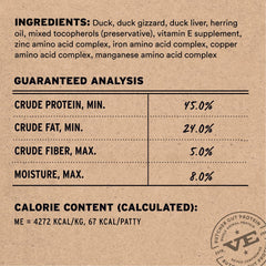 Vital Essentials morceaux canard cru mini, texture dense et appétente.