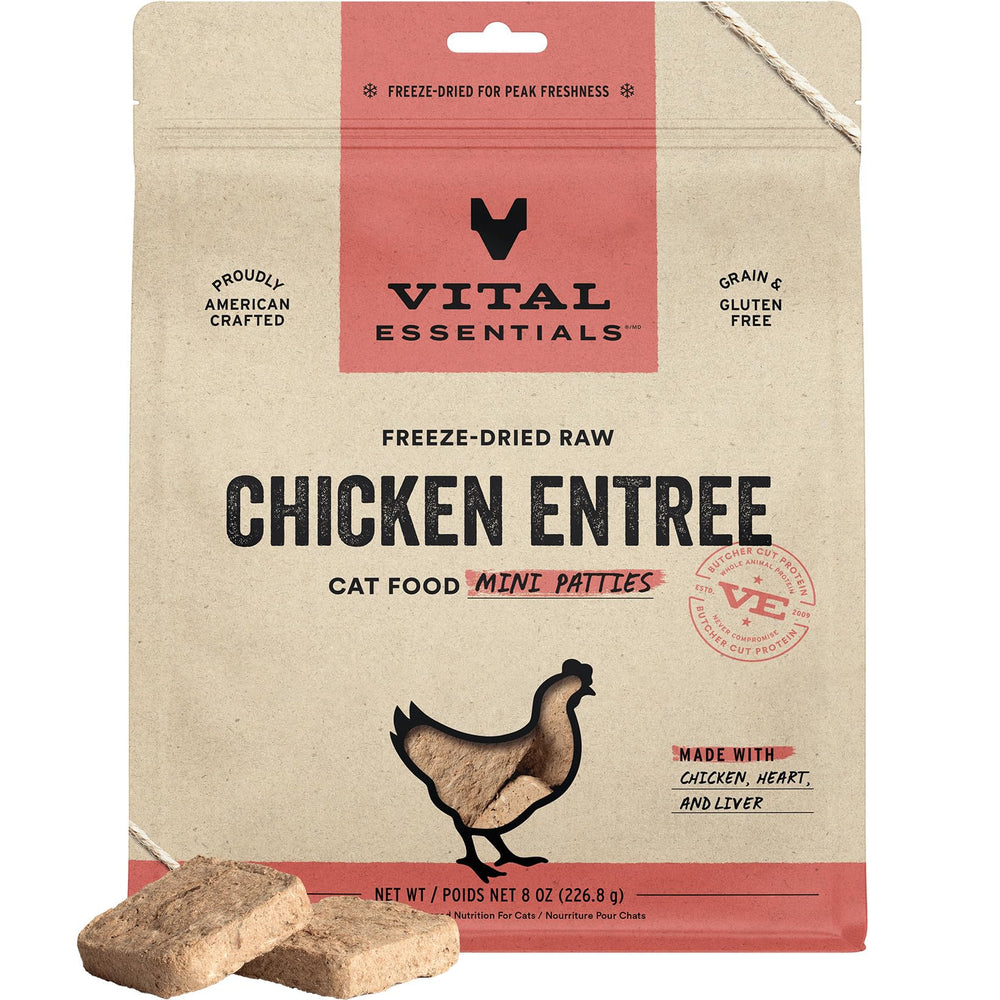 Vital Essentials Poulet Mini Patties en gros plan, protéines complètes pour chats actifs.