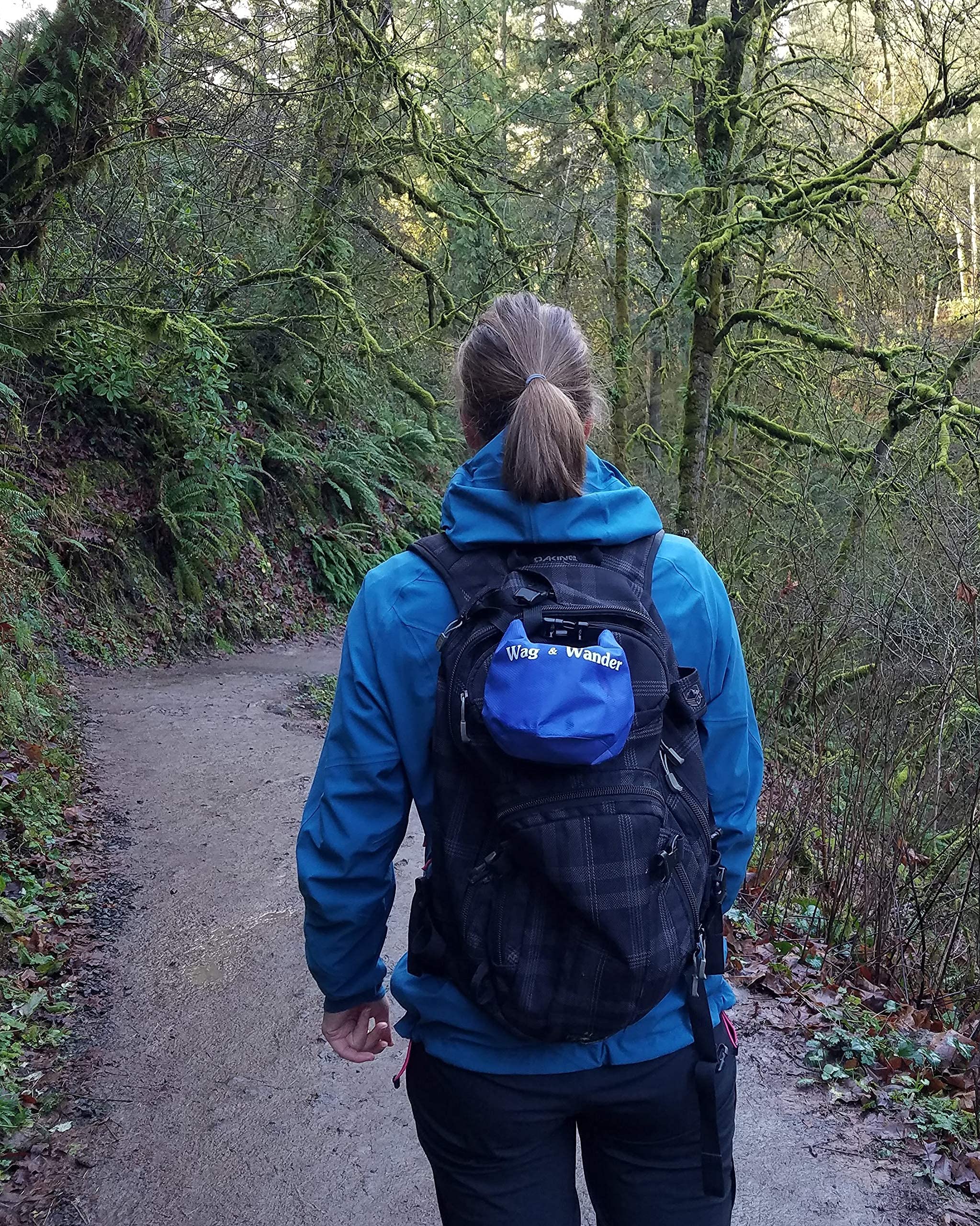 Wag & Wander attache au harnais et clip pratique.