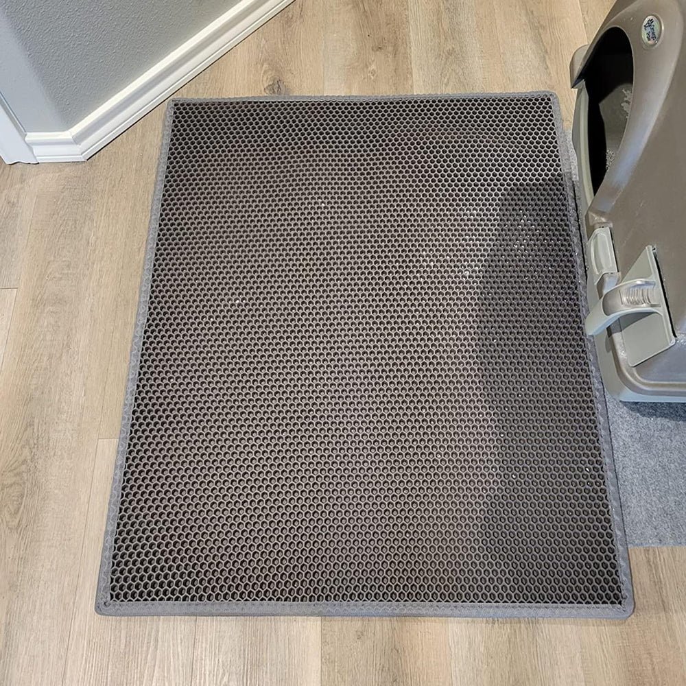 Tapis-litiere-anti-odeur-gris: contribue à l'hygiène autour de la litière.