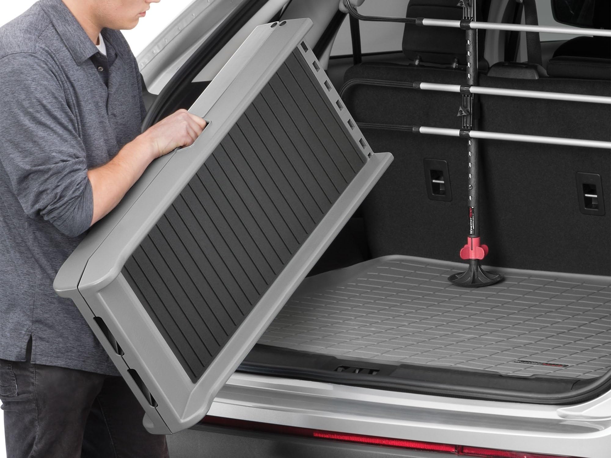 WeatherTech PetRamp rampe pliable à 33 pouces pour rangement facile.