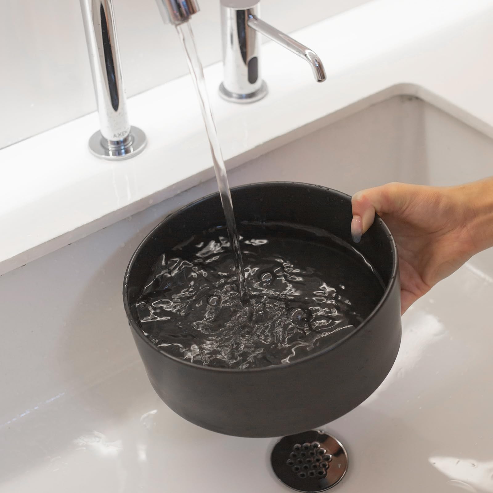 Capacite 900 ml parfait pour repas ou eau lors des sorties