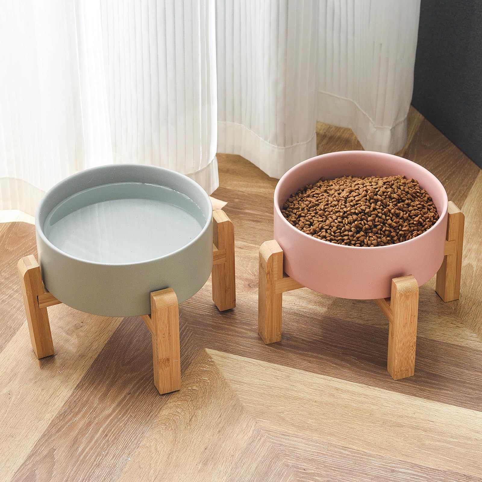 Surface lisse et facile à nettoyer, idéal pour les repas quotidiens.