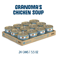 Morceaux de poulet dans la soupe Weruva Grand-mère pour chat.