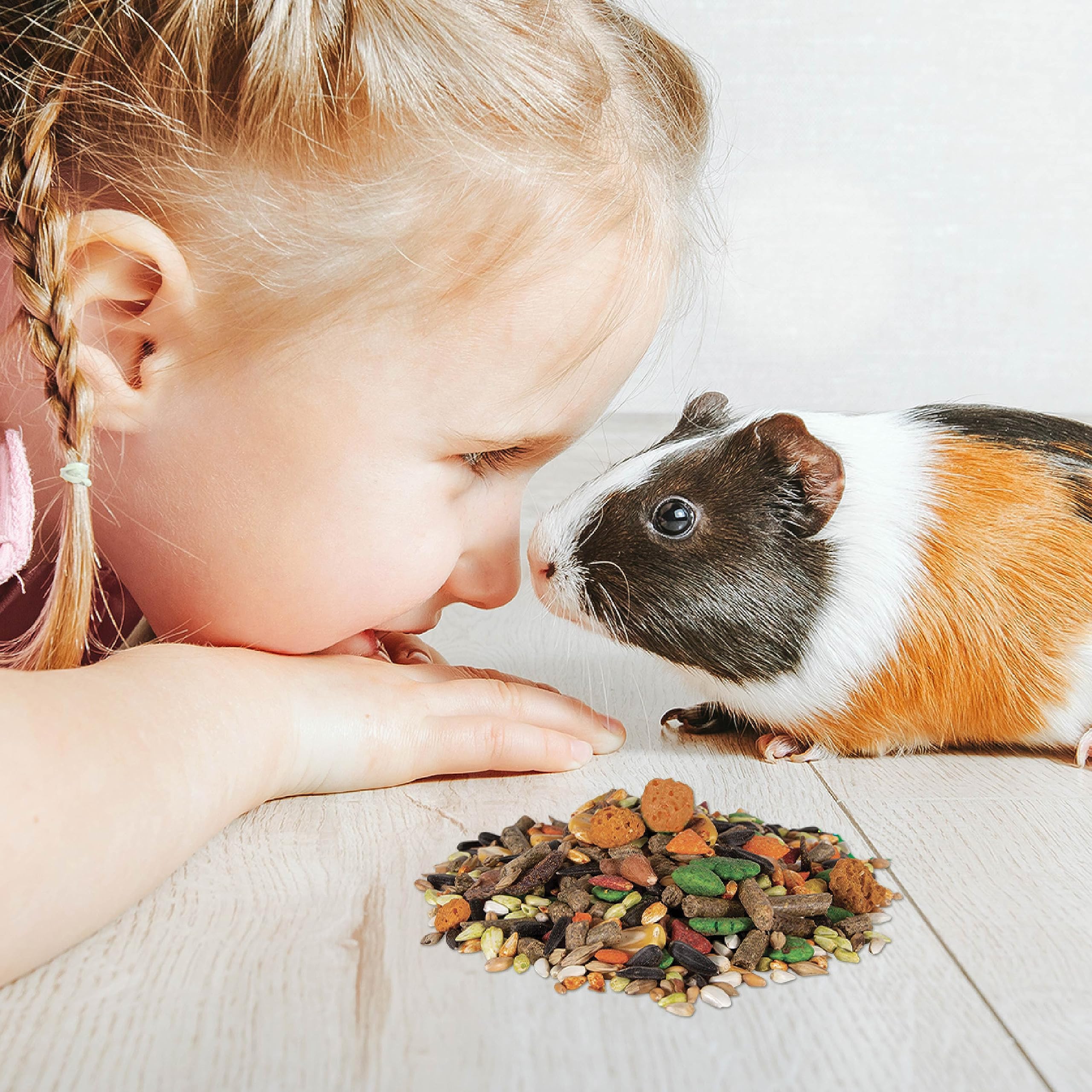Wild Harvest Trail Treats animal domestique dégustant une friandise saine.