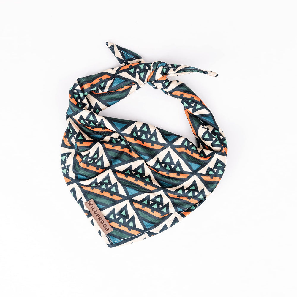 Bandana Wilderdog en maillage léger, idéal pour le camping et le séchage rapide.