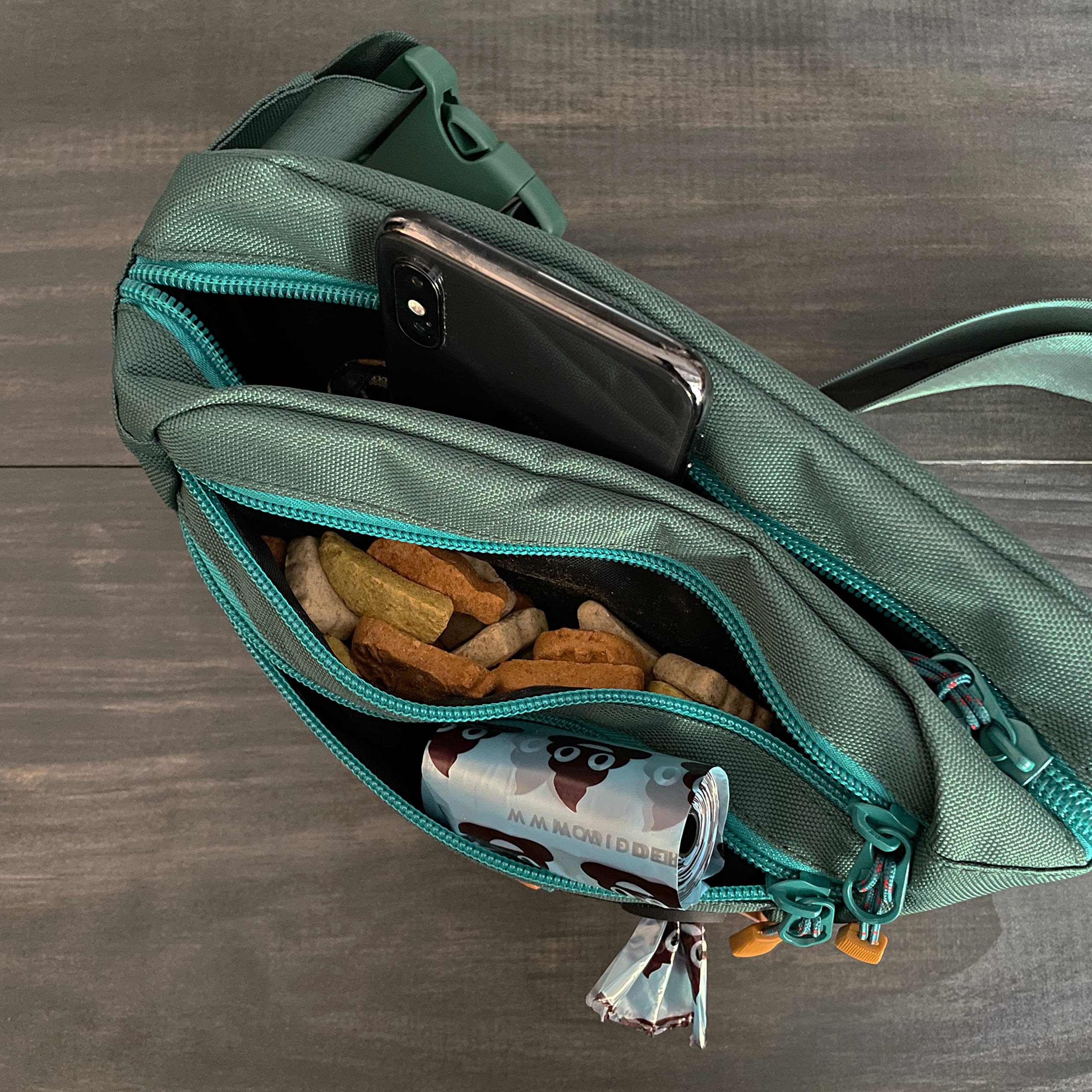 Wilderdog Sac Banane - dimensions 10x6x2 pouces, compact et léger.