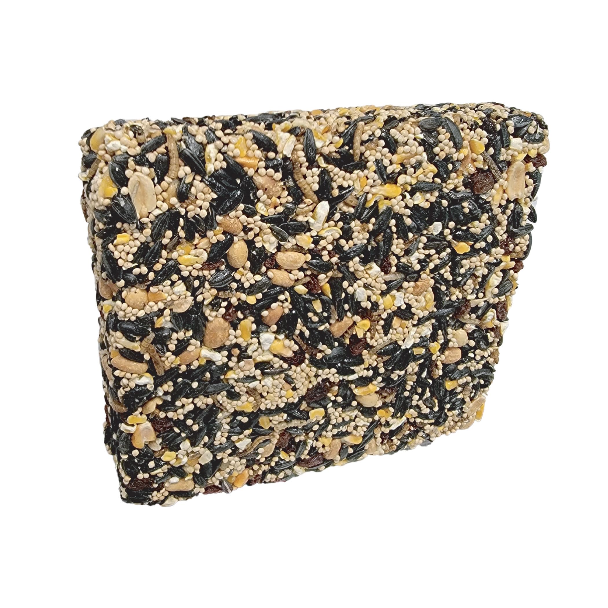 Premier plan sur le gâteau de graines Wildlife Sciences Songbird Feast pour nourrir les oiseaux sauvages.