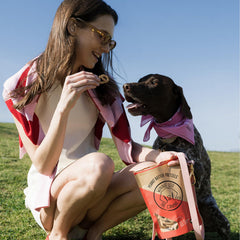Biscuit Winnie Lou chien, ingrédients bio visibles, goût naturel.
