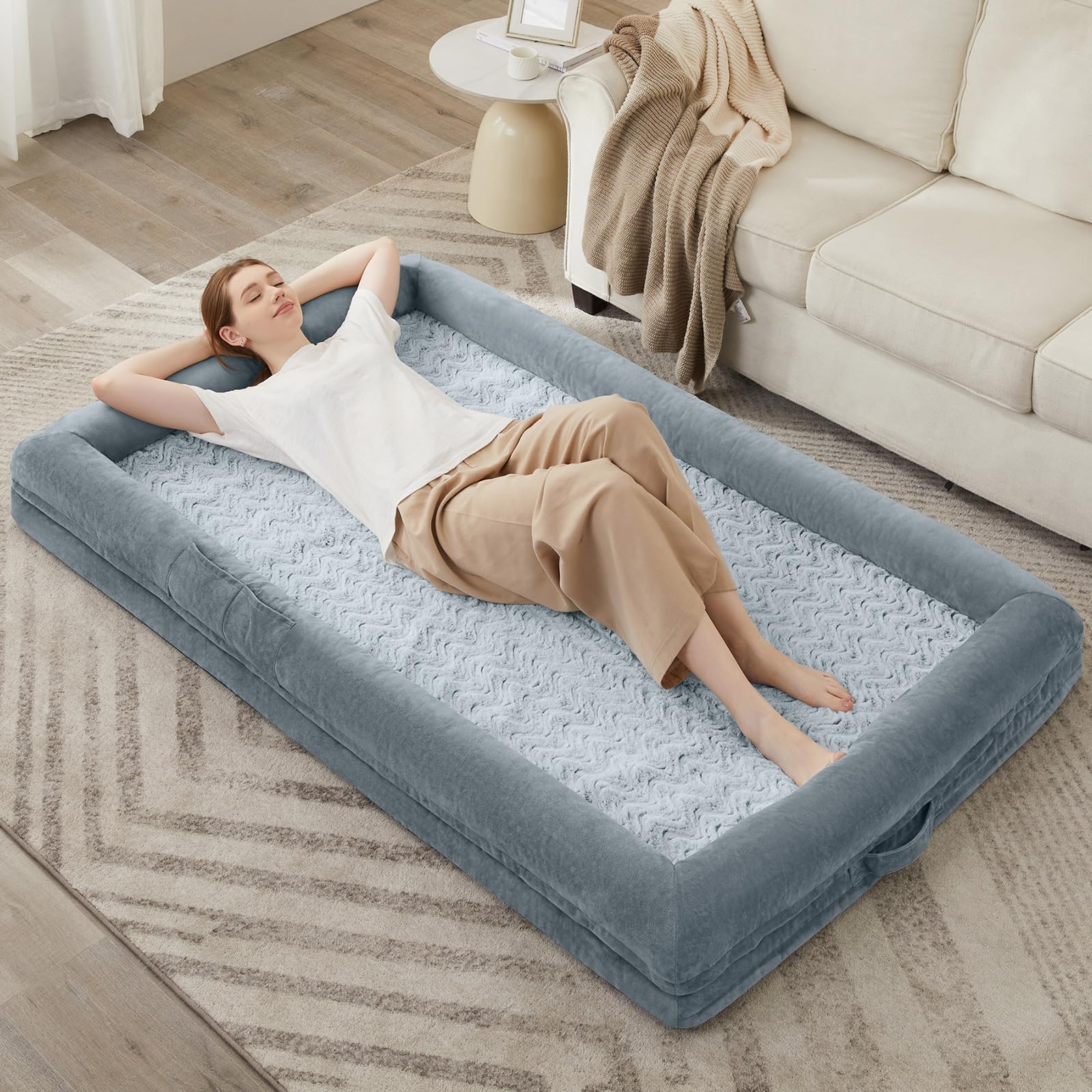 WNPETHOME chien reposant sur les bordures rembourrées du lit