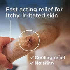 Application sur les pattes avec le spray Wondercide Rescue.