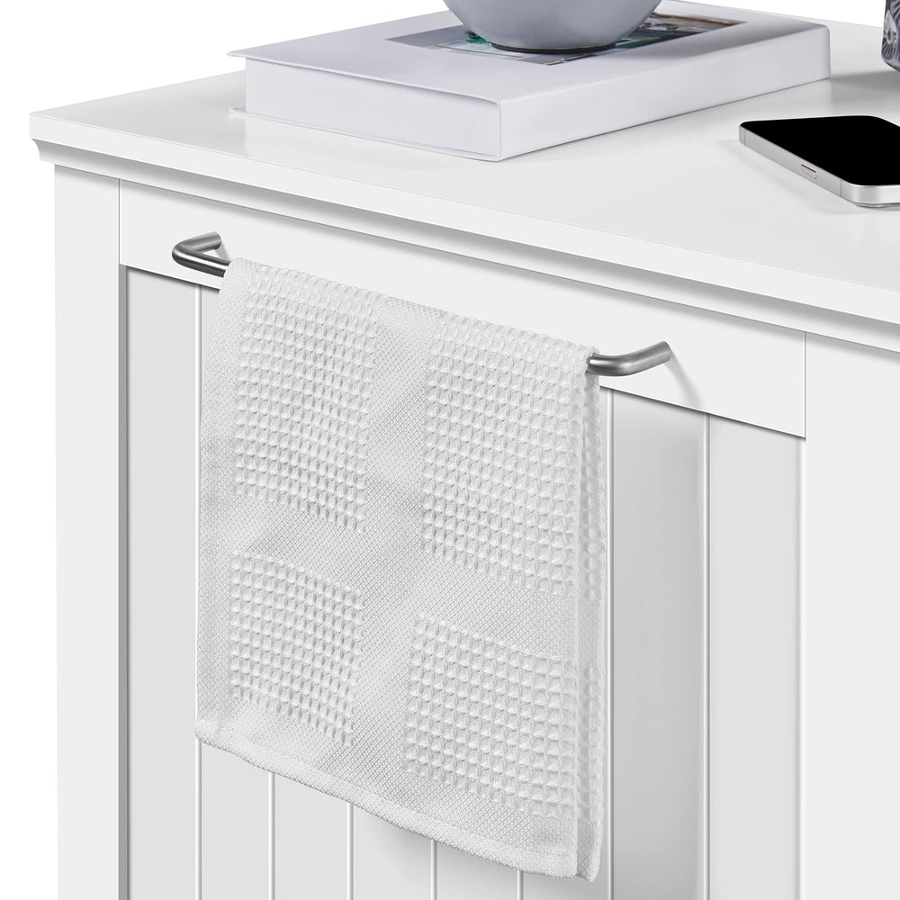 Yaheetech-table-litiere-chat-contemporaine-blanc s'intègre dans un décor moderne.