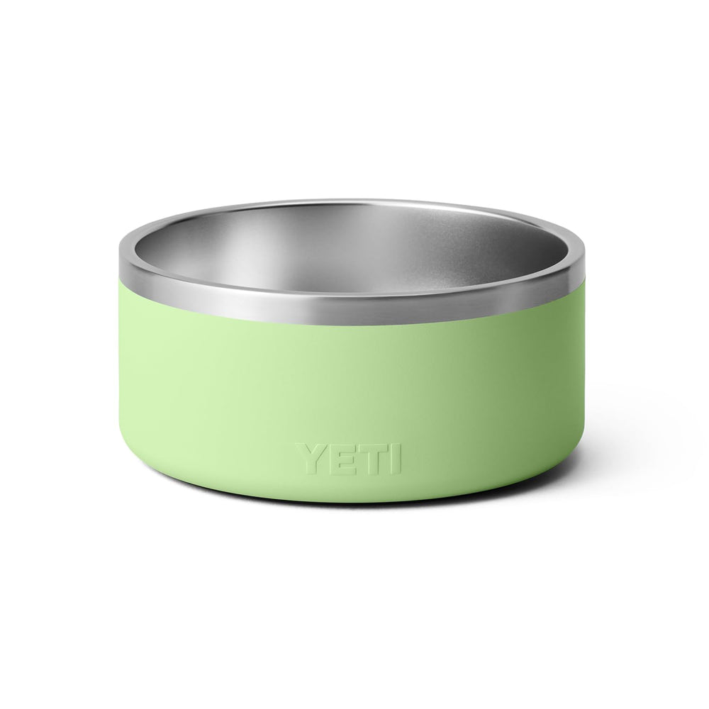 Gros plan sur l’inox durable de la gamelle YETI Boomer 8.