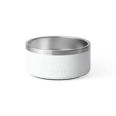 Capacité de 32 onces du YETI Boomer4, idéale pour nourriture et eau.