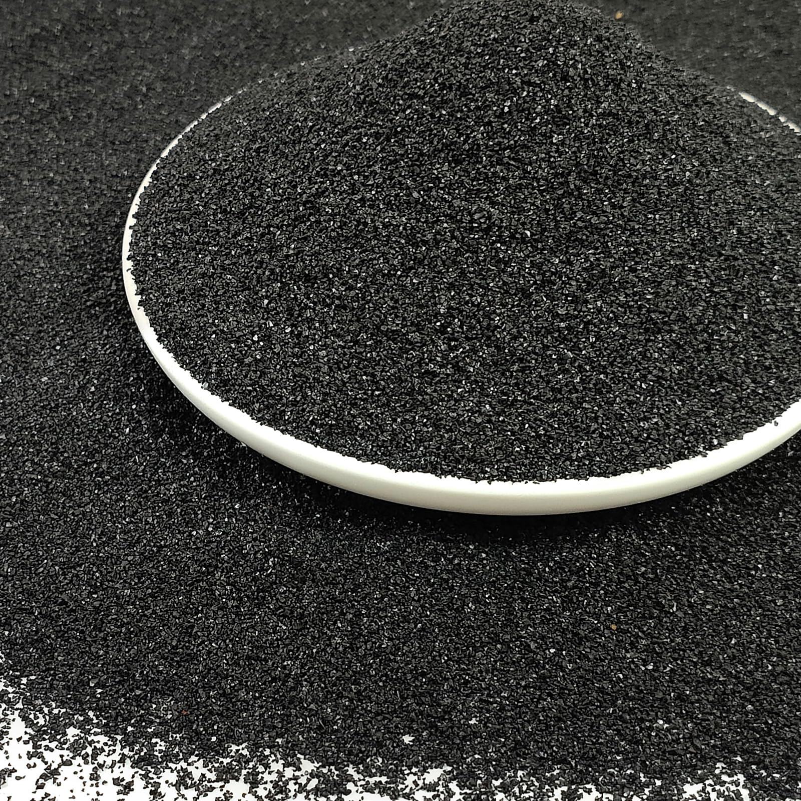 Sable d'aquarium noir YISZM de 2 lb pour un fond naturel et clair