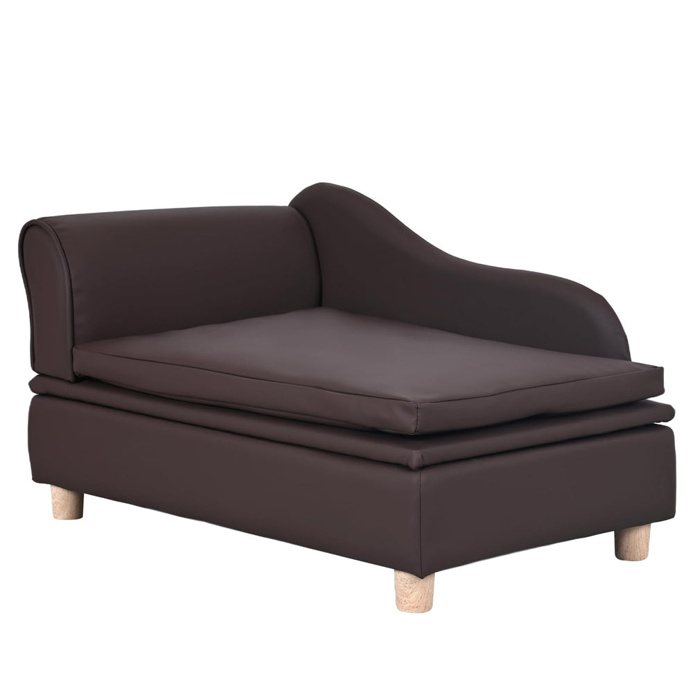 Rangement intégré pour jouets et friandises sur le canapé.