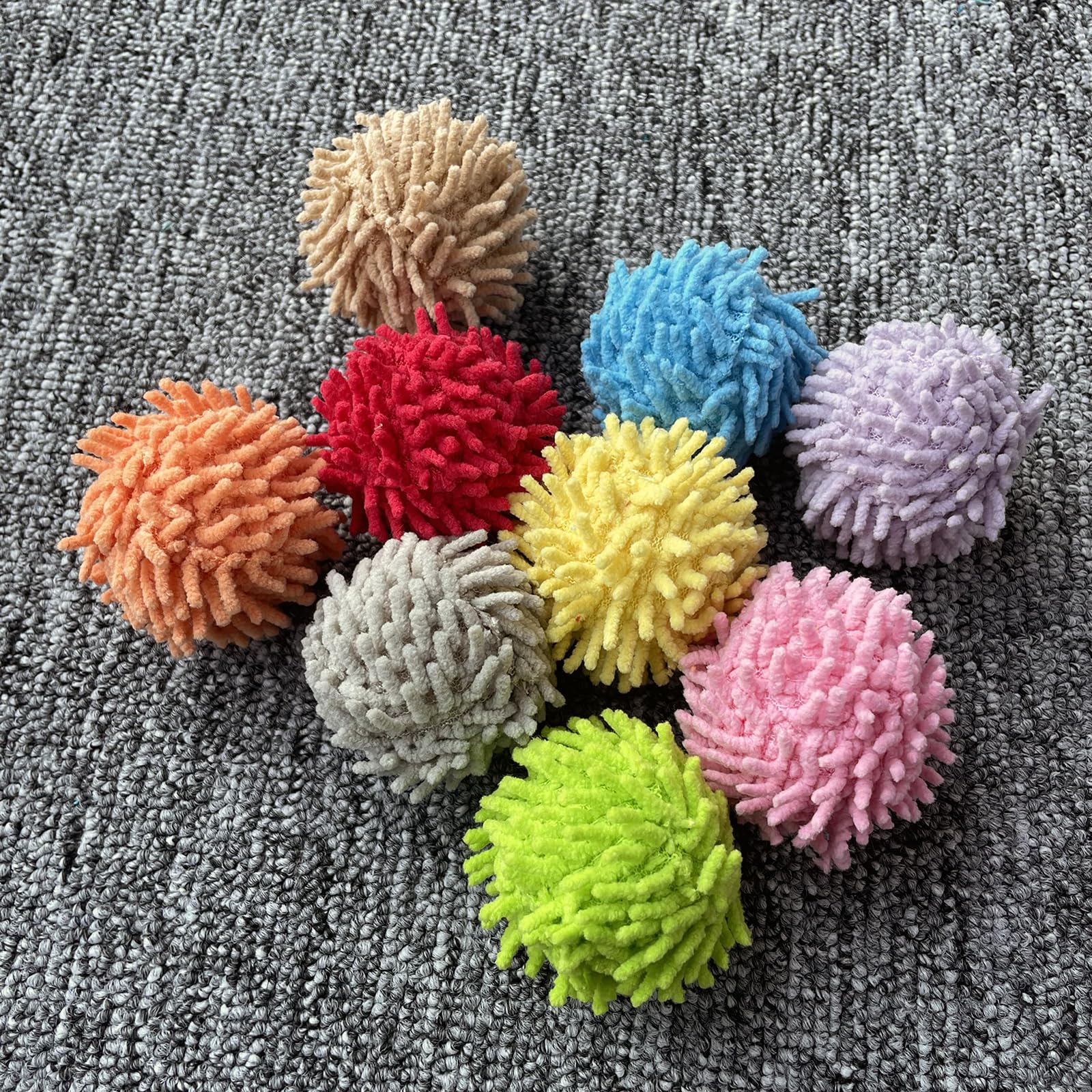 Ensemble neuf de jouets chat multicolores, idéal pour les foyers multi-animaux.