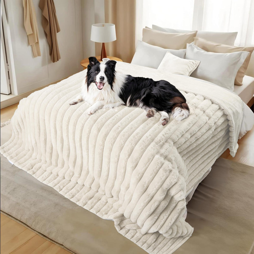 Couverture d’intérieur ZAKAPAWS crème, parfaite pour salon et chambre.