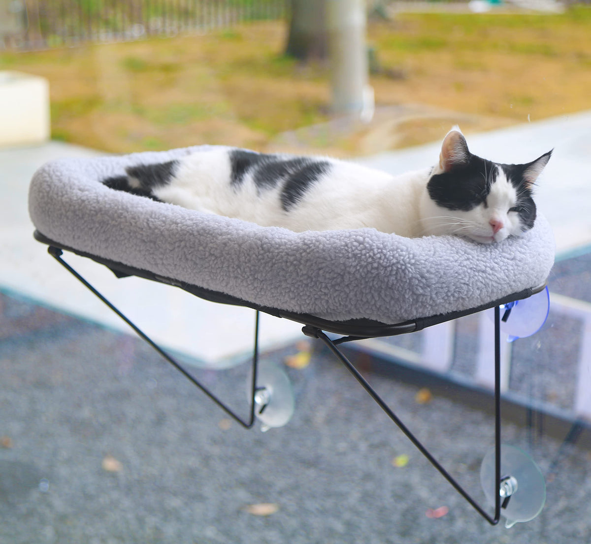Zakkart perchoir fenetre chat avec base metallique stable pour chats actifs.