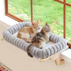 Zakkart SnugCloud: perchoir de fenêtre chat en bois et métal, stabilité assurée.