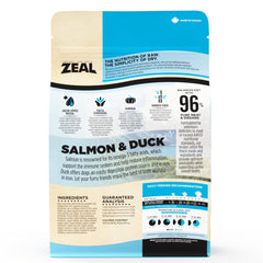 ZEAL Canada ingrédients: saumon, canard et foie pour une nutrition équilibrée.