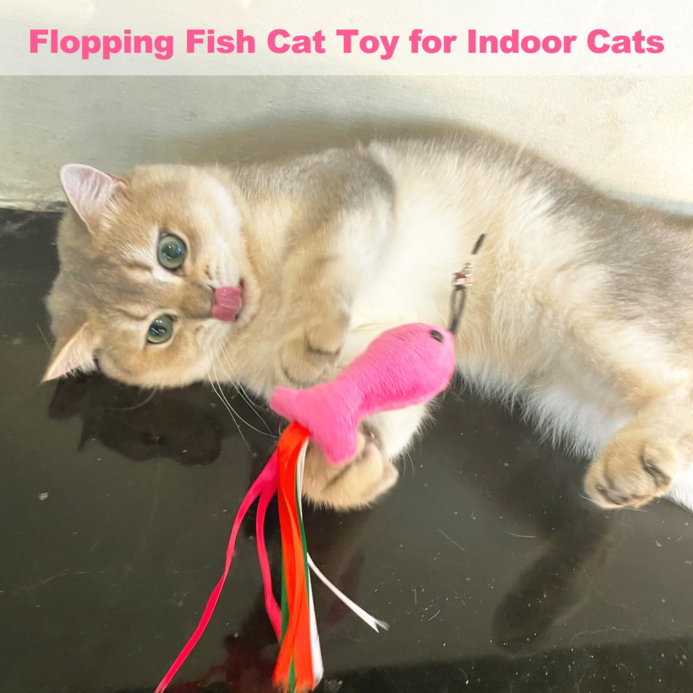 Jouet poisson rose ZeyZoo avec herbe à chat, stimulant l'activité.