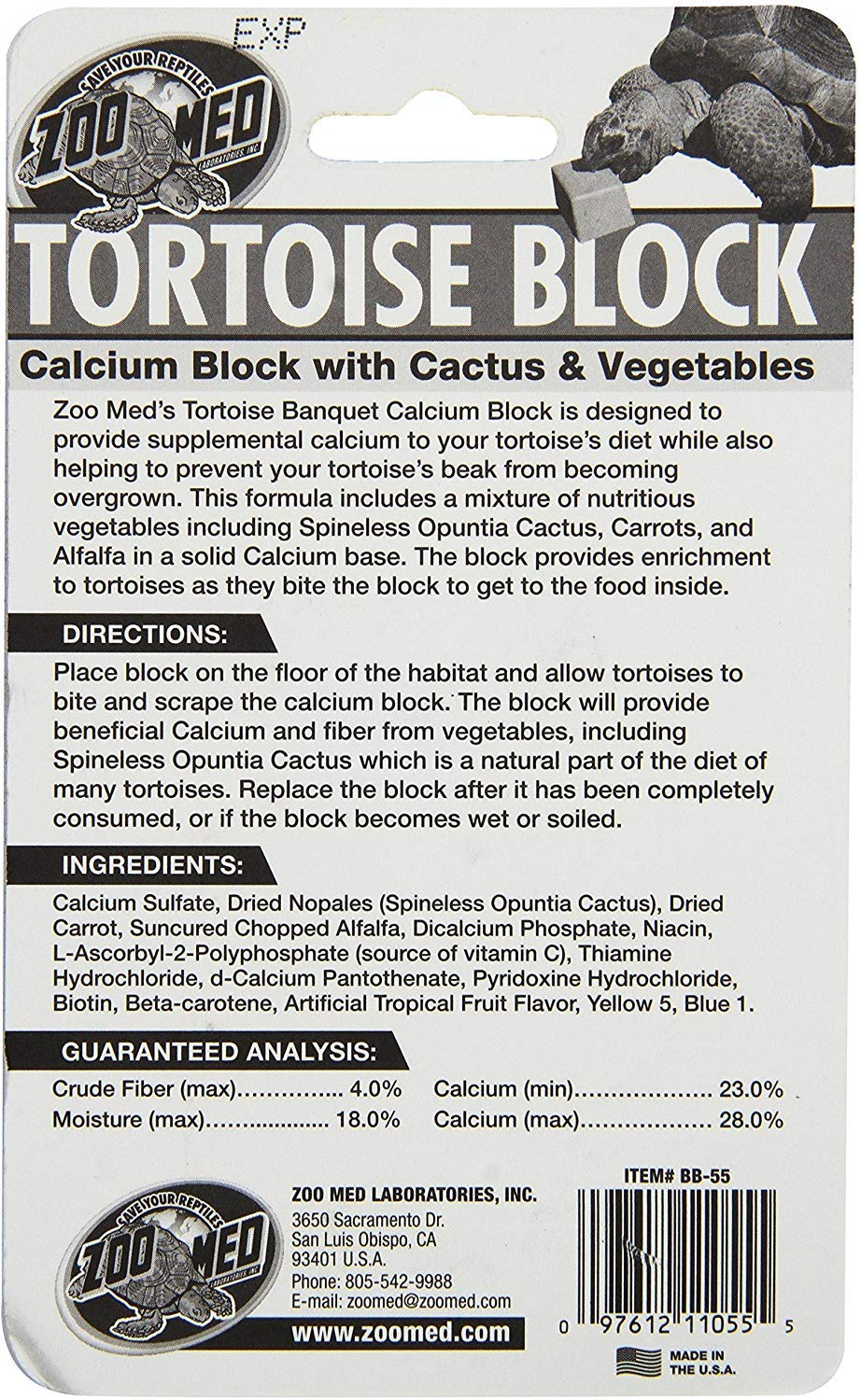 Tortue dégustant le Bloc Banquet Zoo Med, enrichissement alimentaire et entretien du bec.